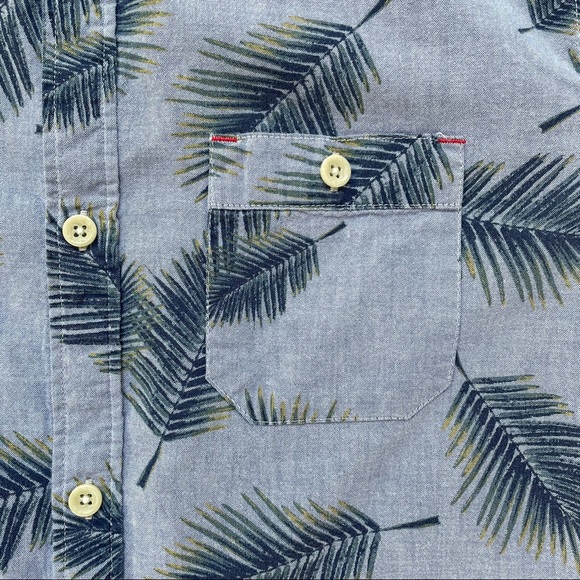 Chambray Palm Print s/s button down shirt - Picture 4 of 5